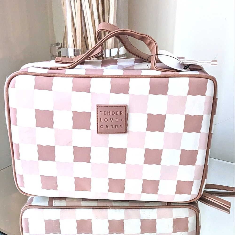 NWT Tender Love + Carry Toiletry Weekender Bag with Hanger